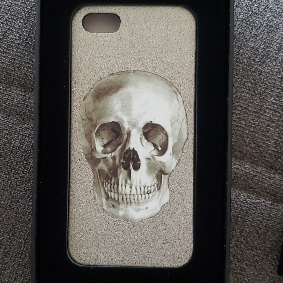 💌 BNIB Old model phone case - Picture 4 of 5